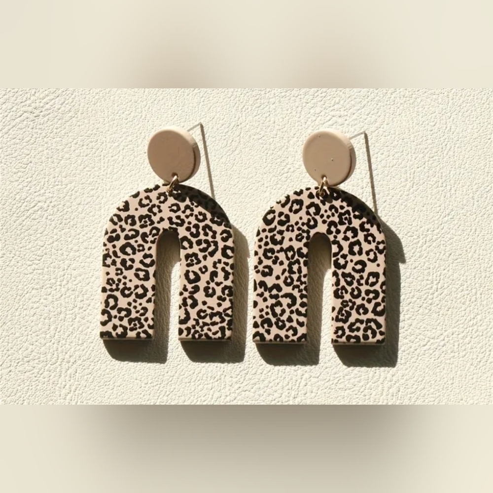 2 For 25$ Leopard Print Arch Earrings Super Gorgeous And Elegant! NWT!
